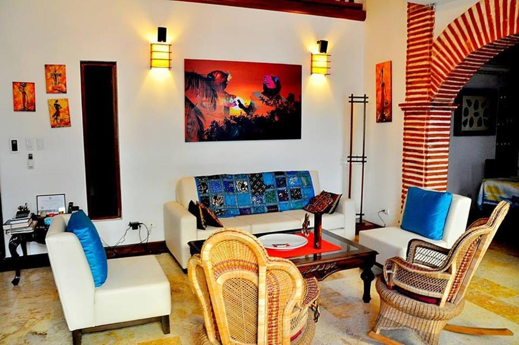 Casa Rosa Bed & Breakfast 4*